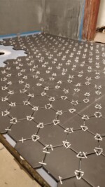 Duširuumi põranda plaatimine